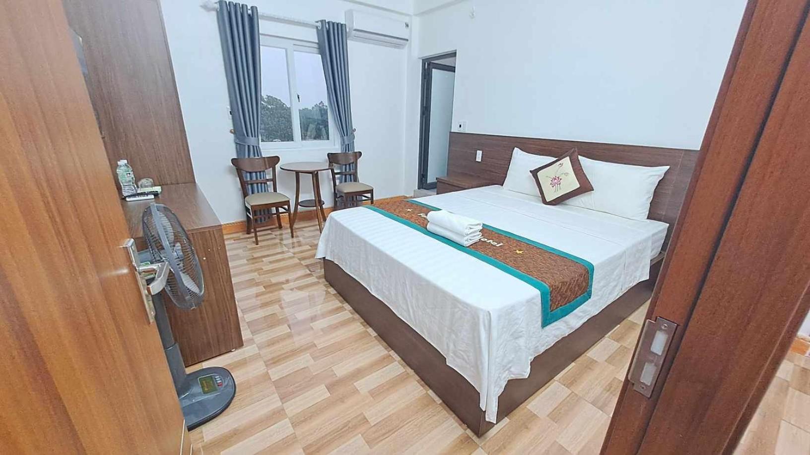 Family Transit Hotel Thach Loi Экстерьер фото