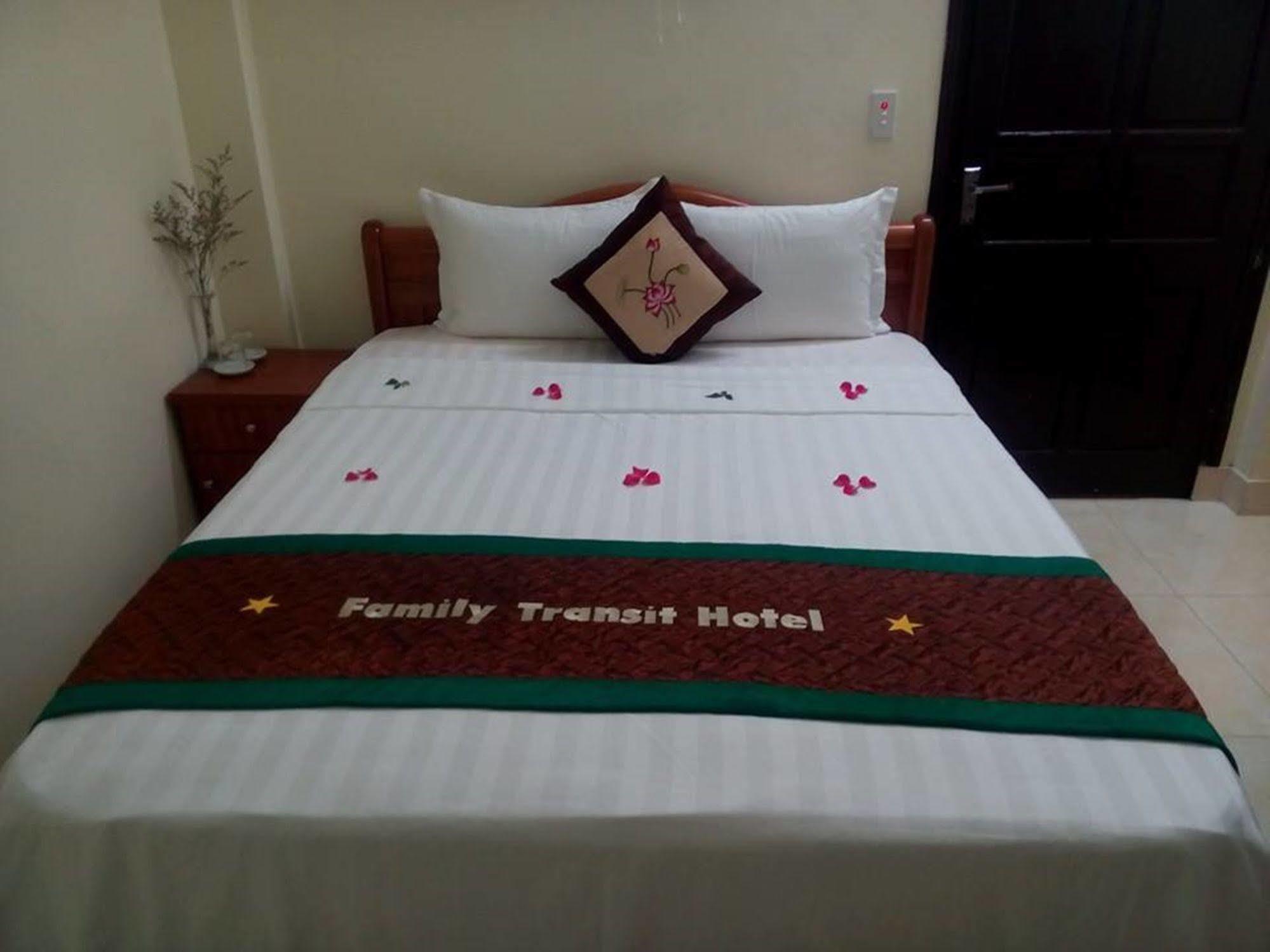 Family Transit Hotel Thach Loi Экстерьер фото